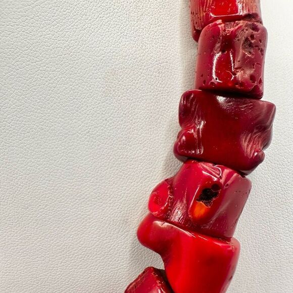 chunky raw coral choker necklace - Picture 11 of 11
